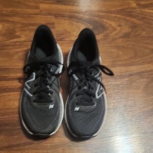 New Balance 860 Women's Shoes